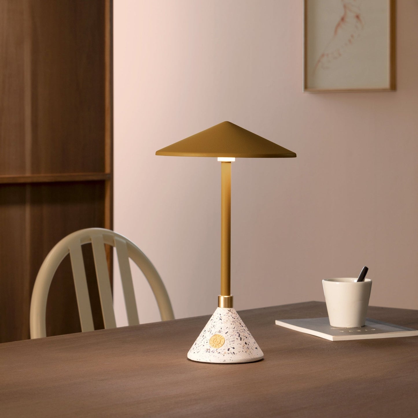 Lampe Baladeuse design et artisanale made in France Aurore - JURIE & JARRE - La Maison MilanaiseAUBA06MEBlanc AlbâtreMELO - coquilles de moules recyclées