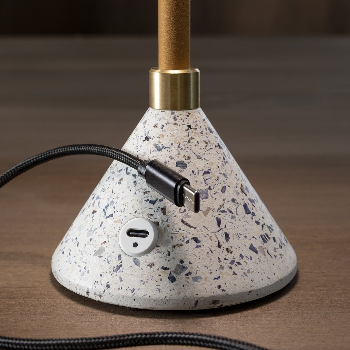 Lampe Baladeuse design et artisanale made in France Aurore - JURIE & JARRE - La Maison MilanaiseAUBA06MEBlanc AlbâtreMELO - coquilles de moules recyclées