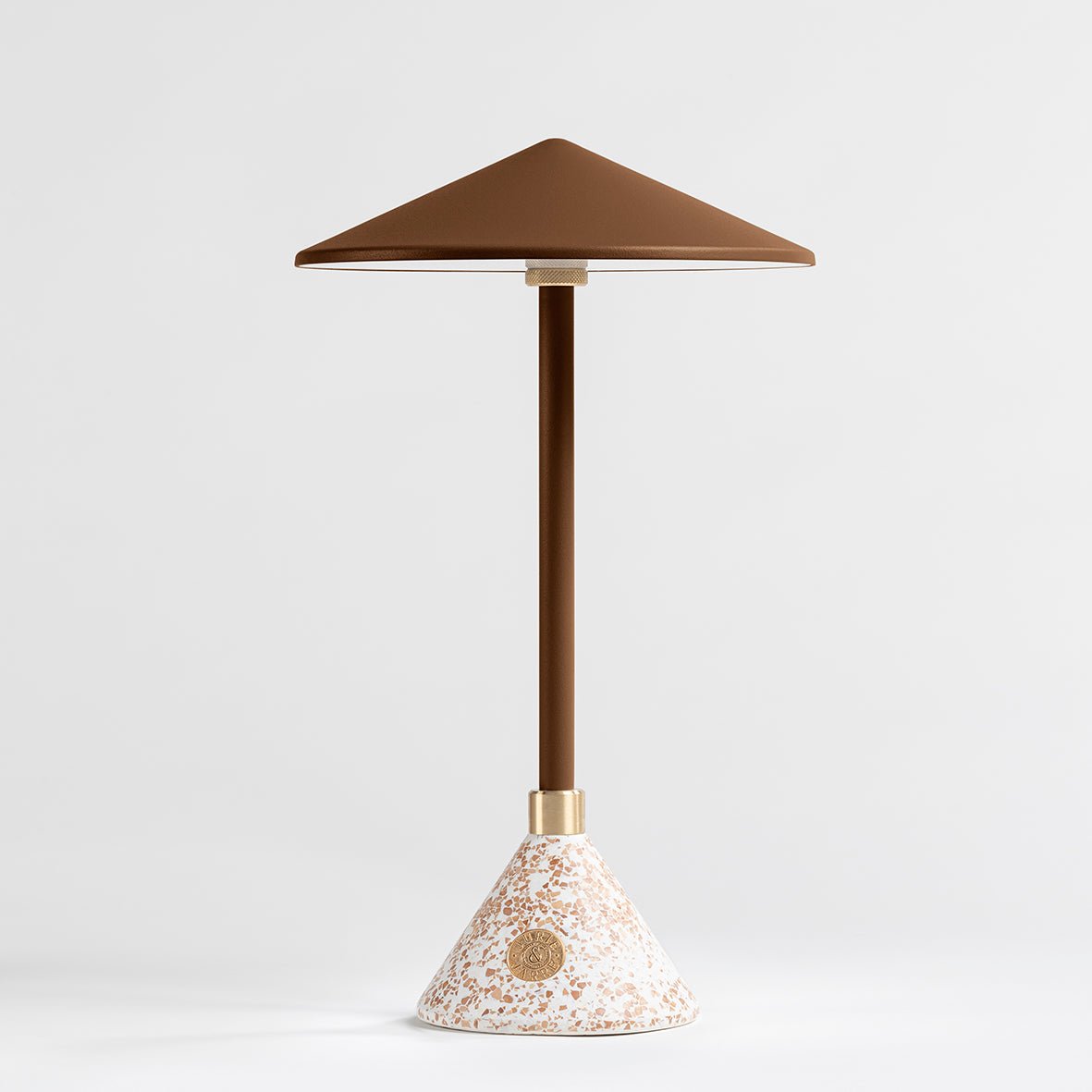 Lampe Baladeuse design et artisanale made in France Aurore - JURIE & JARRE - La Maison MilanaiseAUBA02OFBrun CognacOFEL - coquilles d'oeufs recyclées