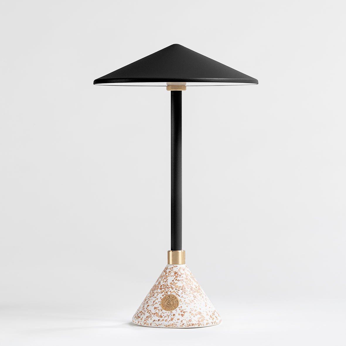 Lampe Baladeuse design et artisanale made in France Aurore - JURIE & JARRE - La Maison MilanaiseAUBA10OFNoir EbèneOFEL - coquilles d'oeufs recyclées