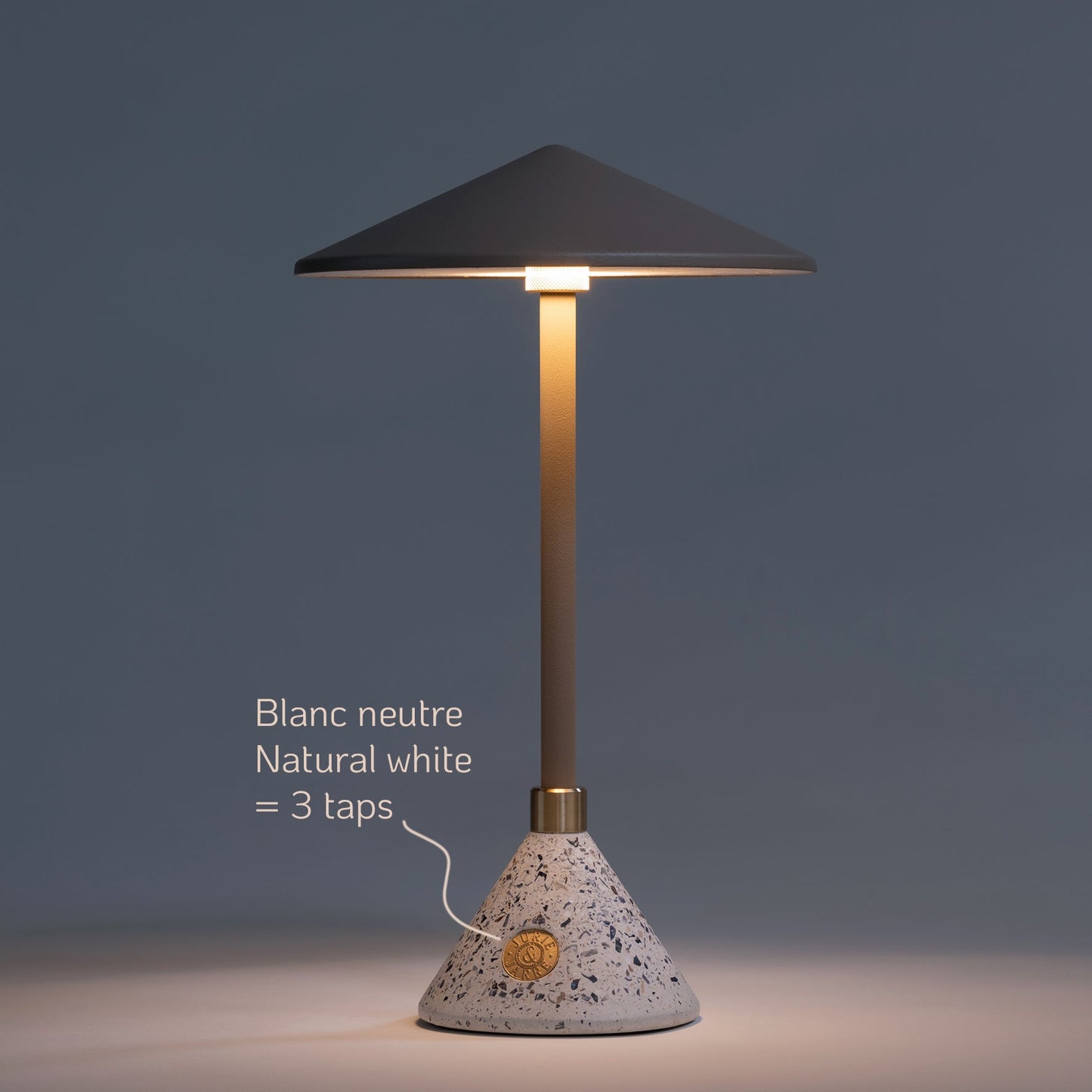 Lampe Baladeuse design et artisanale made in France Aurore - JURIE & JARRE - La Maison MilanaiseAUBA06MEBlanc AlbâtreMELO - coquilles de moules recyclées