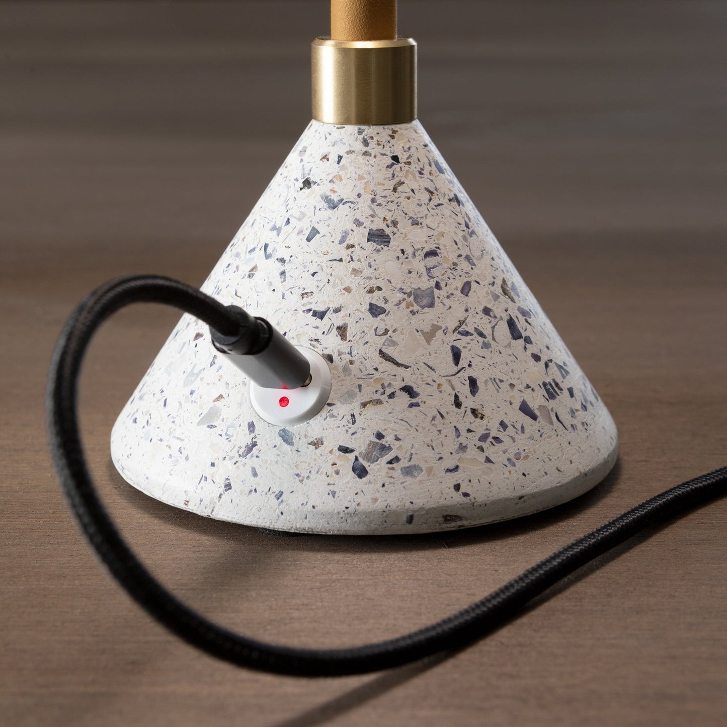 Lampe Baladeuse design et artisanale made in France Aurore - JURIE & JARRE - La Maison MilanaiseAUBA06MEBlanc AlbâtreMELO - coquilles de moules recyclées