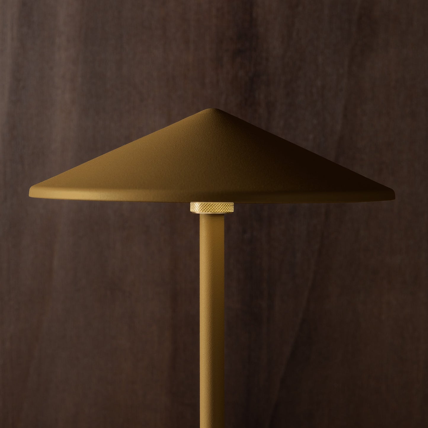 Lampe Baladeuse design et artisanale made in France Aurore - JURIE & JARRE - La Maison MilanaiseAUBA06MEBlanc AlbâtreMELO - coquilles de moules recyclées