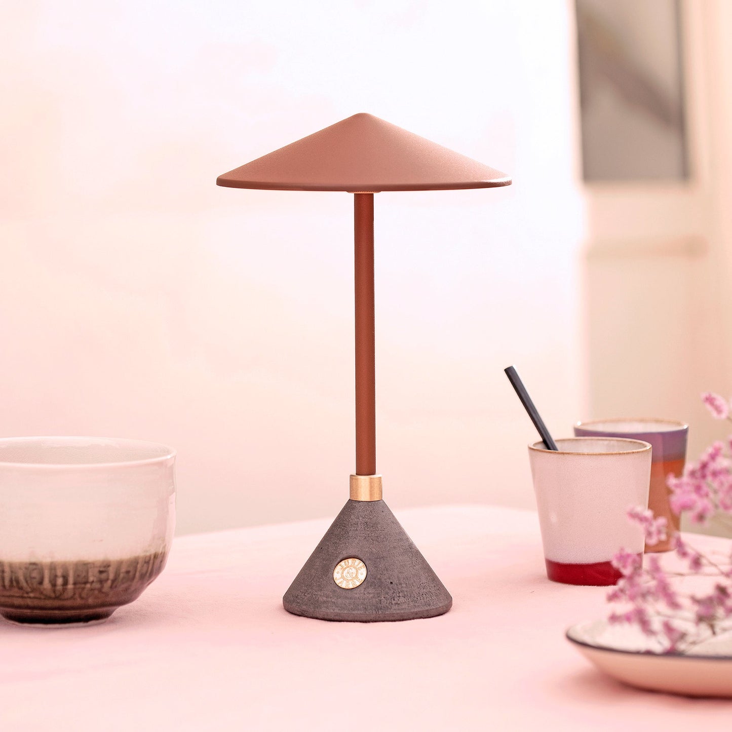 Lampe Baladeuse design et artisanale made in France Aurore - JURIE & JARRE - La Maison MilanaiseAUBA06MEBlanc AlbâtreMELO - coquilles de moules recyclées