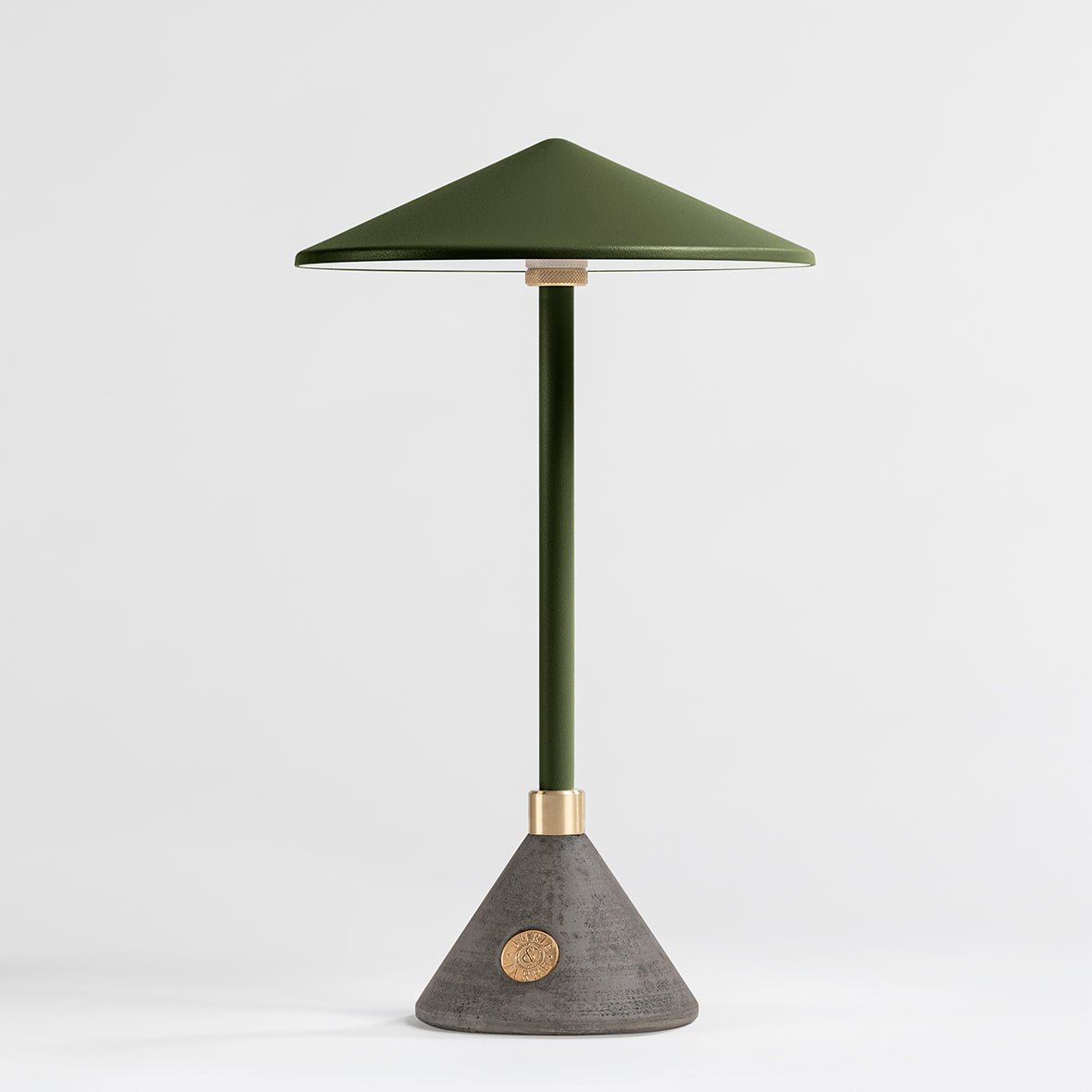 Lampe Baladeuse design et artisanale made in France Aurore - JURIE & JARRE - La Maison MilanaiseAUBA07BAVert OliveBAMA - déchets du batiment recyclés