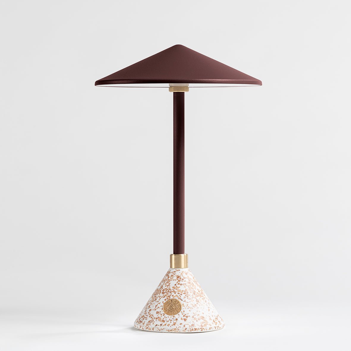 Lampe Baladeuse design et artisanale made in France Aurore - JURIE & JARRE - La Maison MilanaiseAUBA05OFRouge MarsalaOFEL - coquilles d'oeufs recyclées