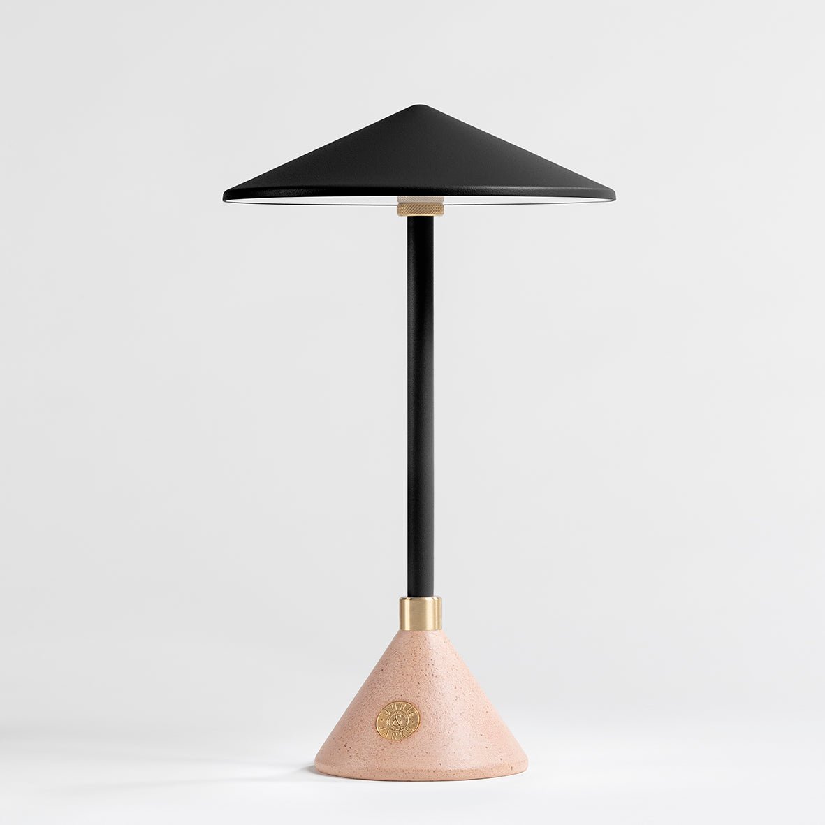 Lampe Baladeuse design et artisanale made in France Aurore - JURIE & JARRE - La Maison MilanaiseAUBA10TENoir EbèneTERRA - Terre cuite recyclée