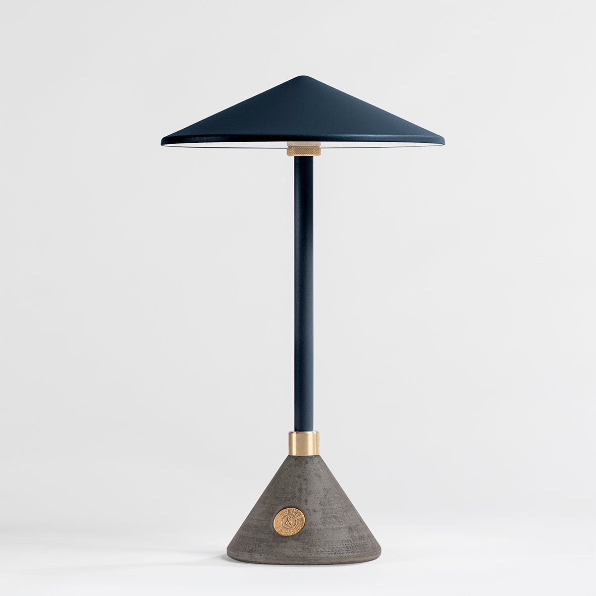 Lampe Baladeuse design et artisanale made in France Aurore - JURIE & JARRE - La Maison MilanaiseAUBA09BABleu CrépusculeBAMA - déchets du batiment recyclés