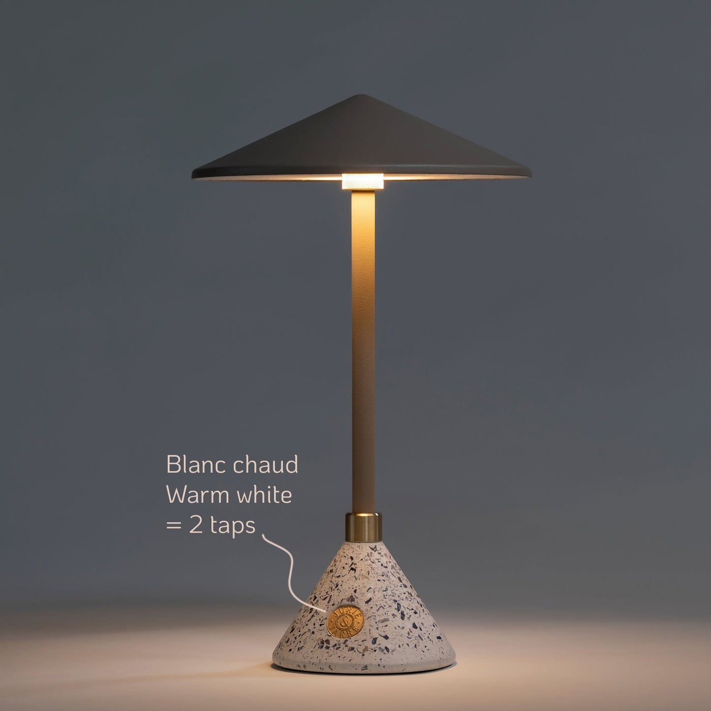 Lampe Baladeuse design et artisanale made in France Aurore - JURIE & JARRE - La Maison MilanaiseAUBA06MEBlanc AlbâtreMELO - coquilles de moules recyclées