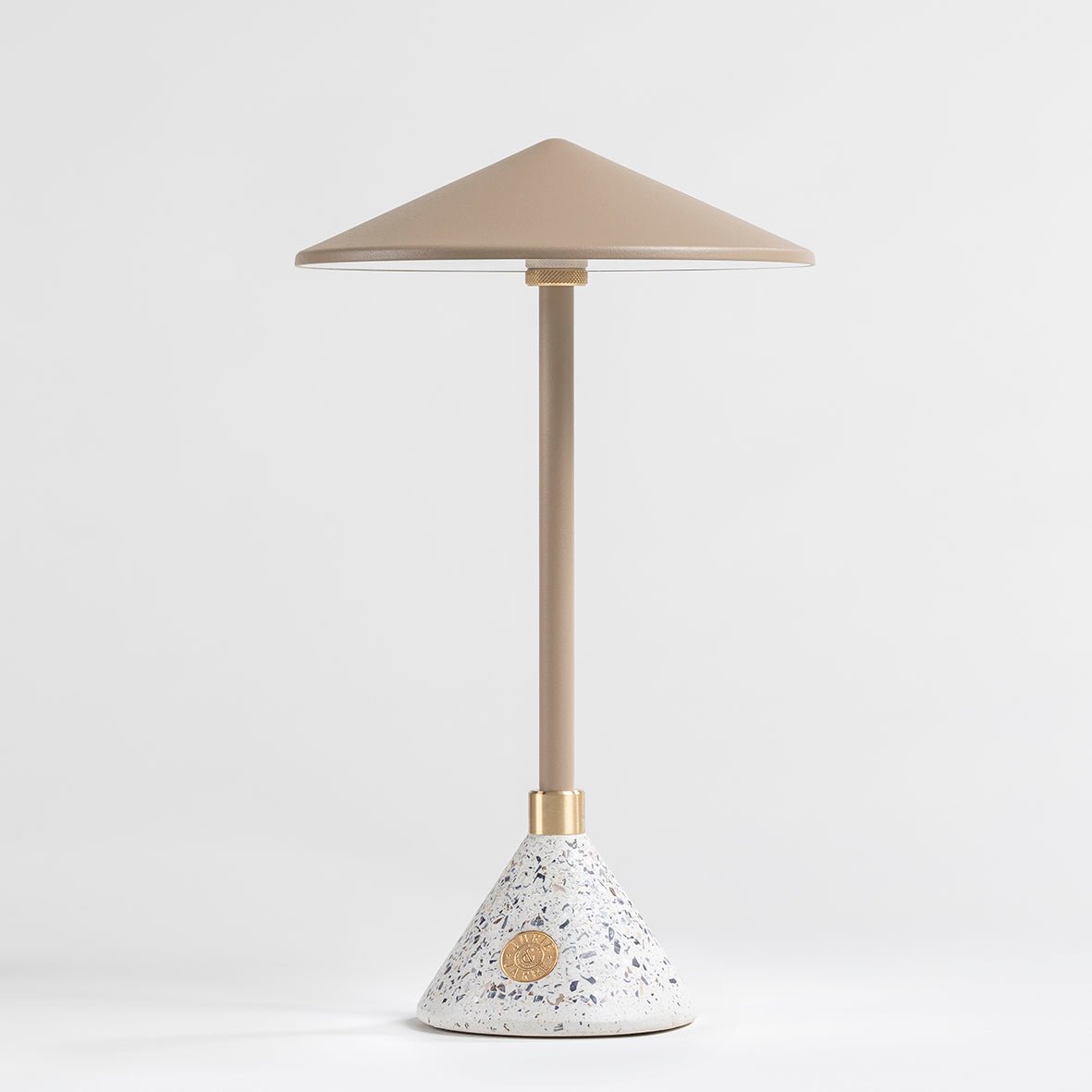 Lampe Baladeuse design et artisanale made in France Aurore - JURIE & JARRE - La Maison MilanaiseAUBA01MEBeige LinMELO - coquilles de moules recyclées