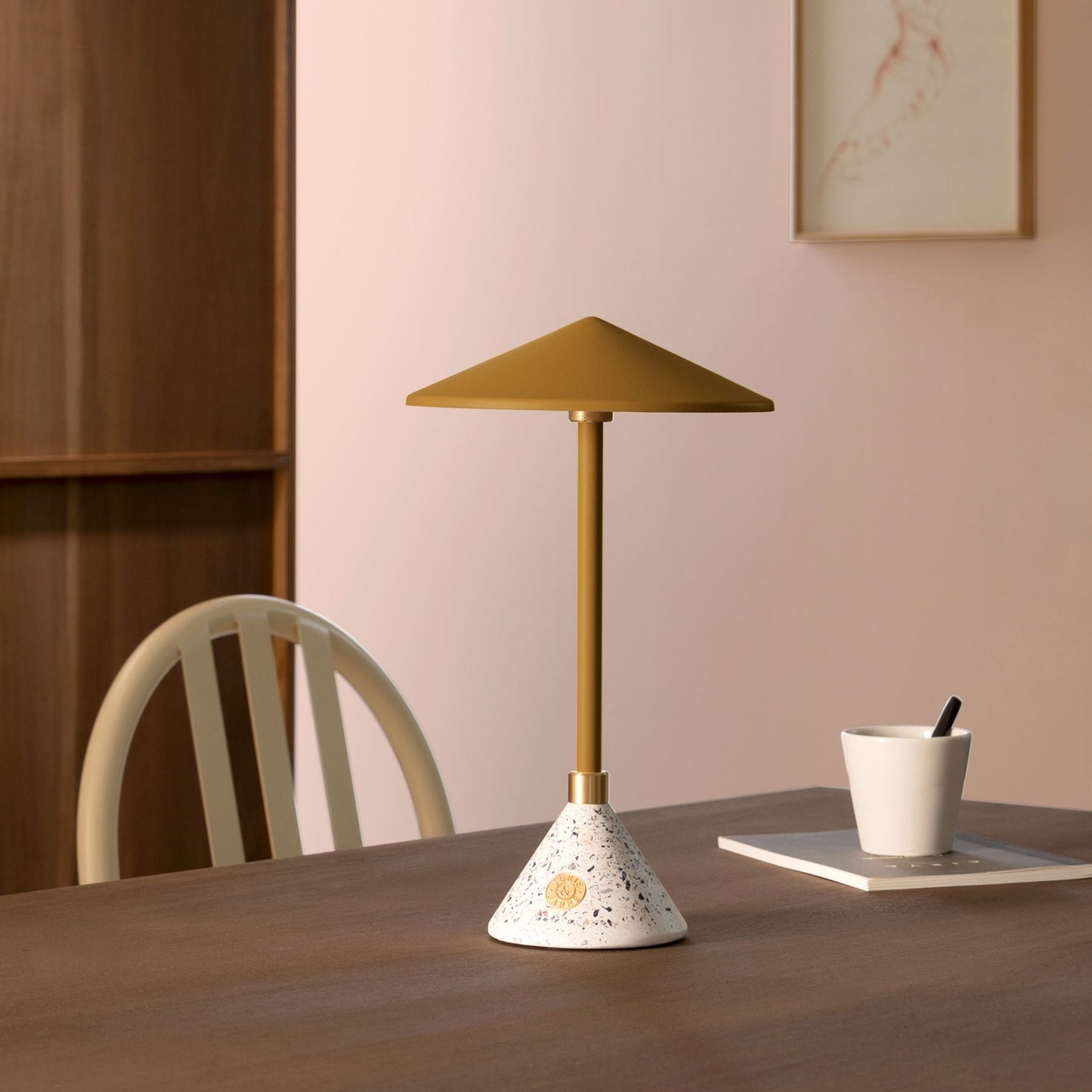 Lampe Baladeuse design et artisanale made in France Aurore - JURIE & JARRE - La Maison MilanaiseAUBA06MEBlanc AlbâtreMELO - coquilles de moules recyclées