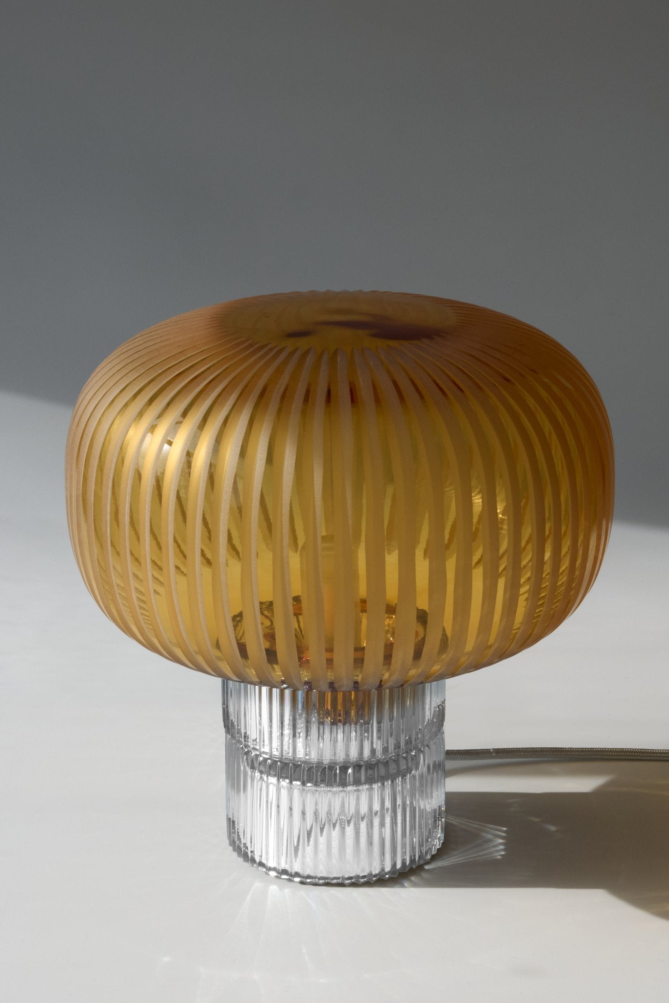 Lampe Tello en Cristal soufflé et gravé à la main - STUDIO BOJOLA - La Maison MilanaiseTELLOG3Grande H26xL26cm3