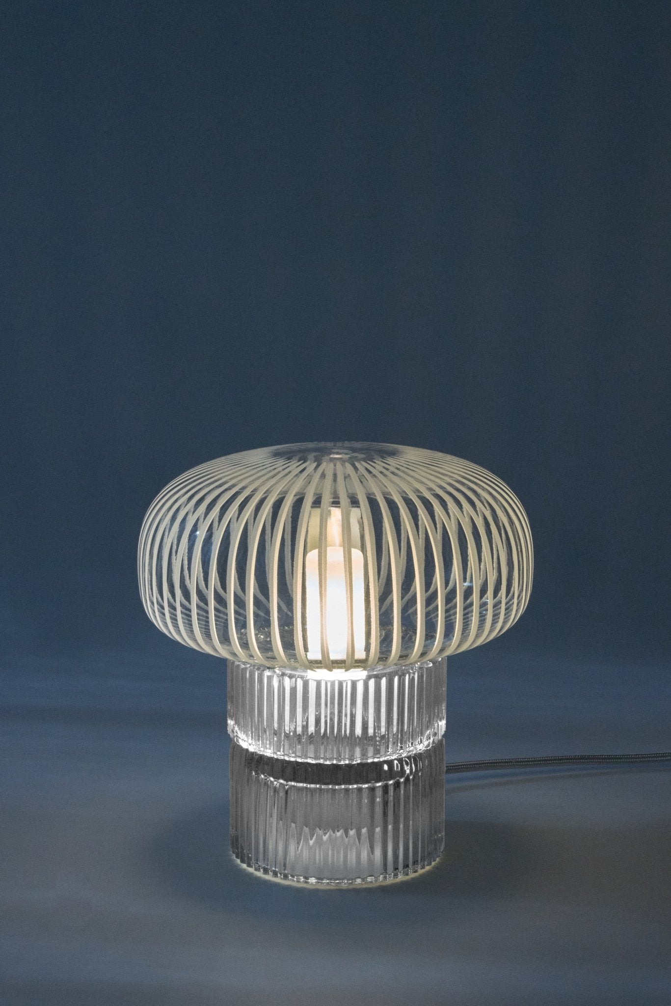 Lampe Tello en Cristal soufflé et gravé à la main - STUDIO BOJOLA - La Maison MilanaiseTELLOG3Grande H26xL26cm3