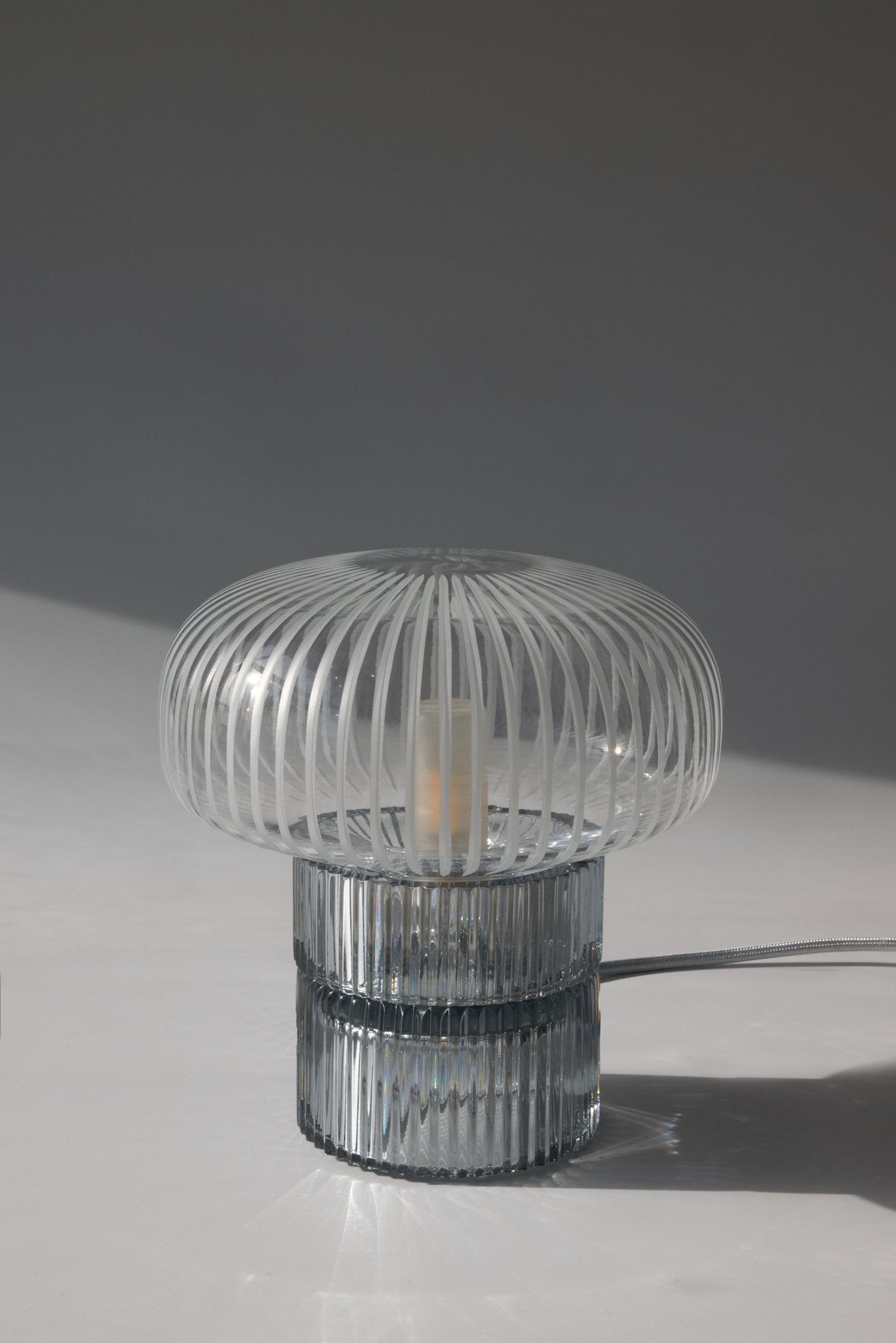 Lampe Tello en Cristal soufflé et gravé à la main - STUDIO BOJOLA - La Maison MilanaiseTELLOP2Piccolo H21xL18.5cm2