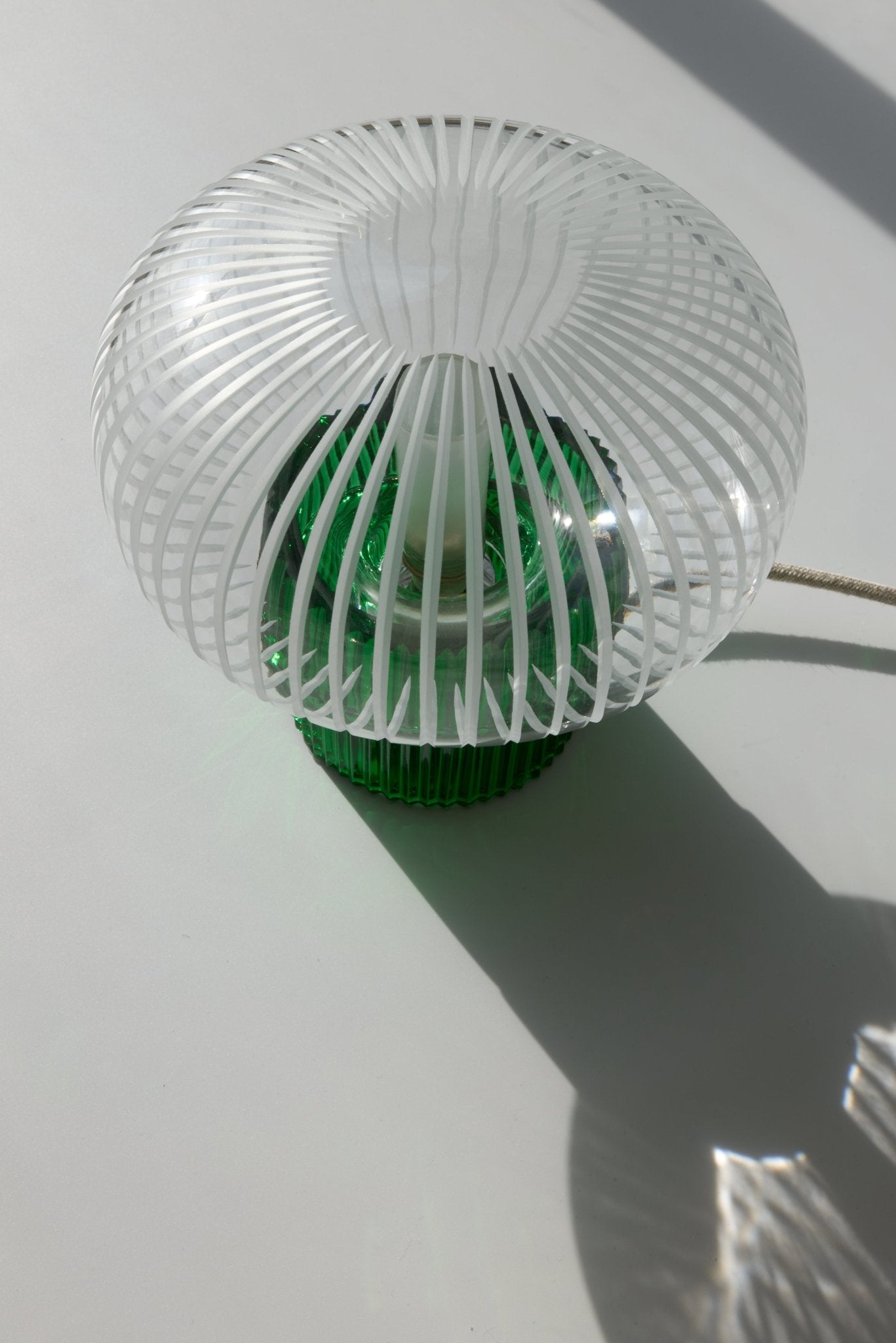 Lampe Tello en Cristal soufflé et gravé à la main - STUDIO BOJOLA - La Maison MilanaiseTELLOG1Grande H26xL26cm1