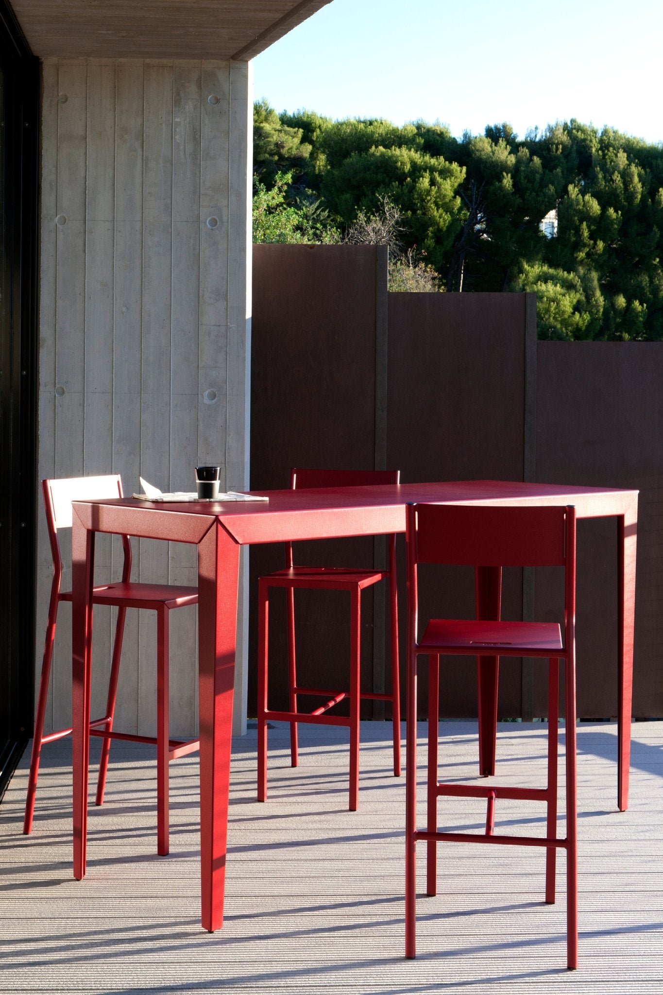 Mange - Debout carré 80cm en aluminium Zef - MATIERE GRISE - La Maison MilanaiseMD80ZEF77Brut Vernis fumé 241Droits