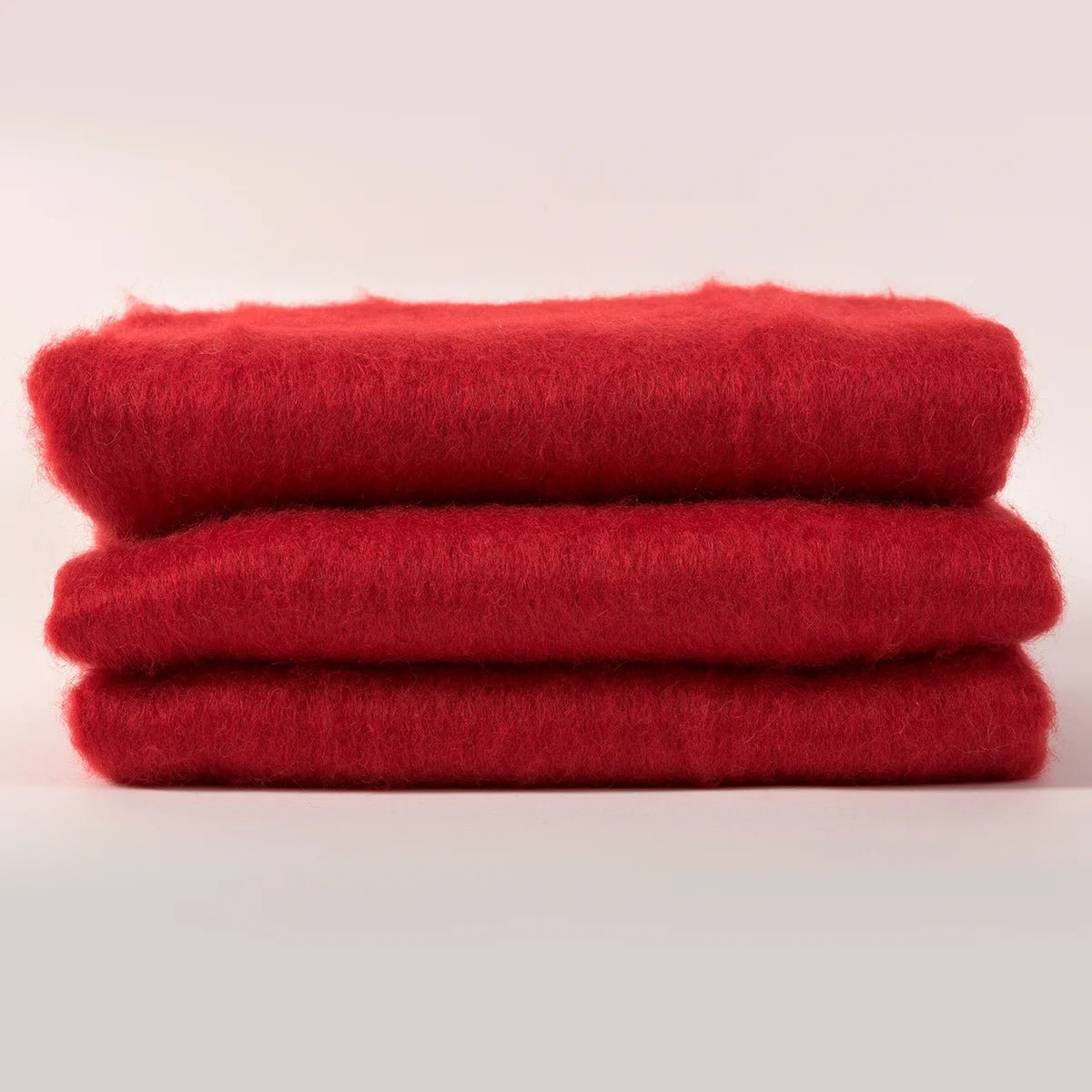 Plaid 100% Laine mohair rouge Neouvielle - MIDIPY - La Maison MilanaiseSans porte - plaid