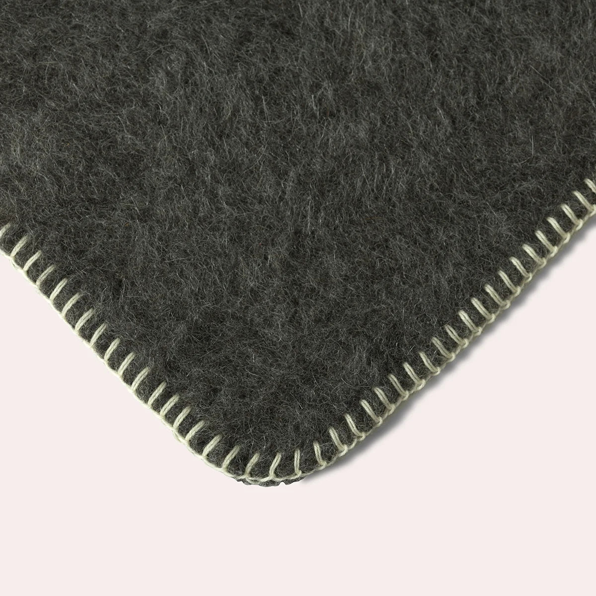 Plaid Alpaga et Laine gris souris Uyuni - MIDIPY - La Maison MilanaiseSans porte - plaid