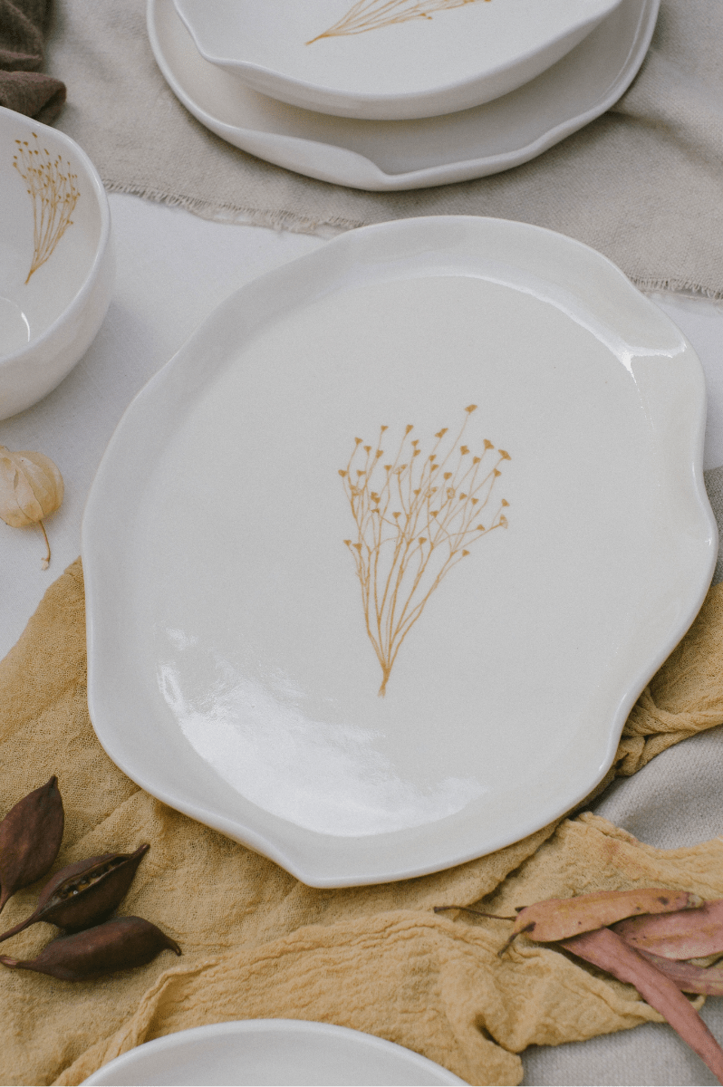 Plat en faïence blanche Wild Field - MARTINAS HOME - La Maison MilanaisePLATOVALEWIELDFILDJAUNEOvale Ø30cmMoutarde