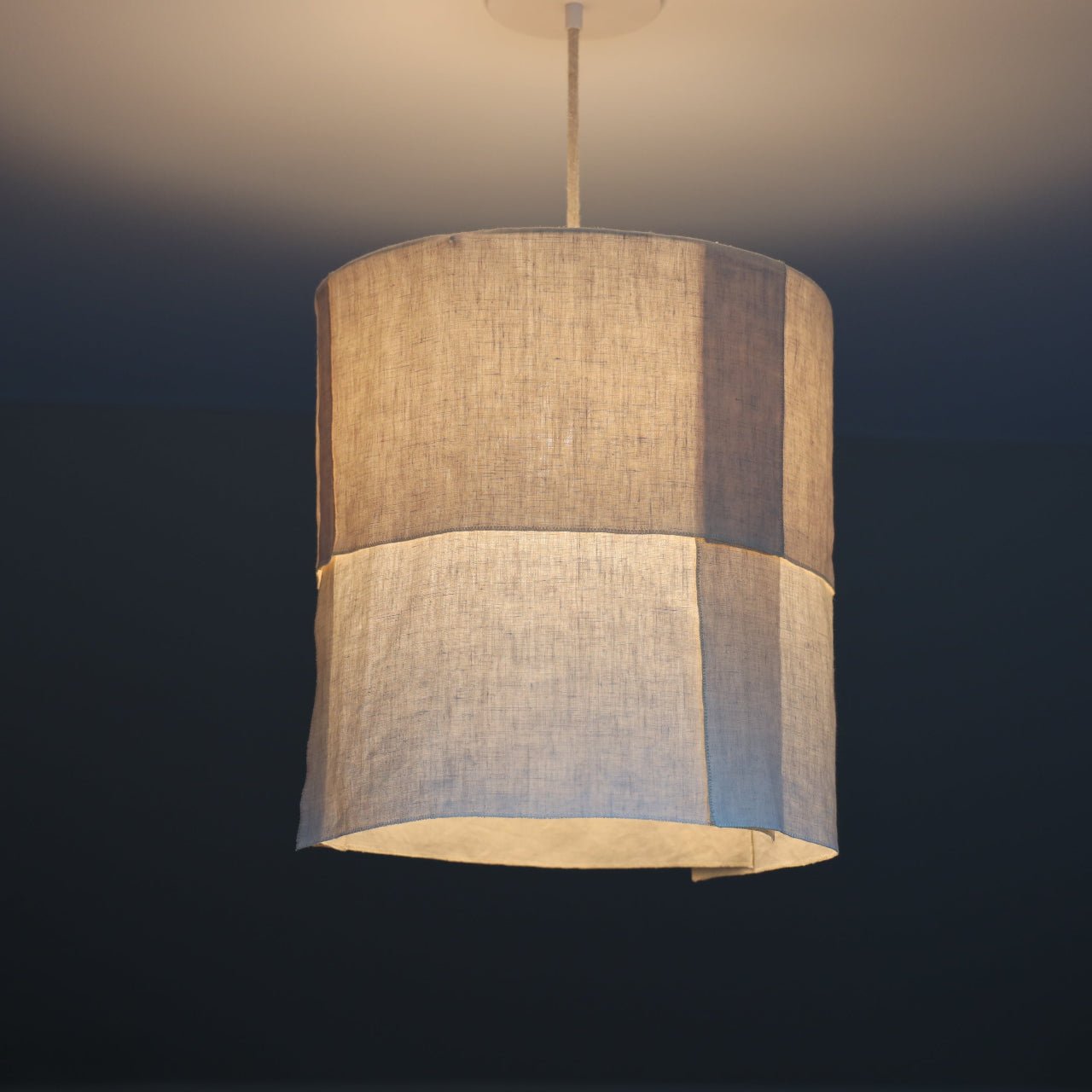 Suspension Ø36cm ENCIEL – Lin naturel et lumière douce - STUDIO ECHO - La Maison MilanaiseSUSPENCIELØ363 pansAvec câble