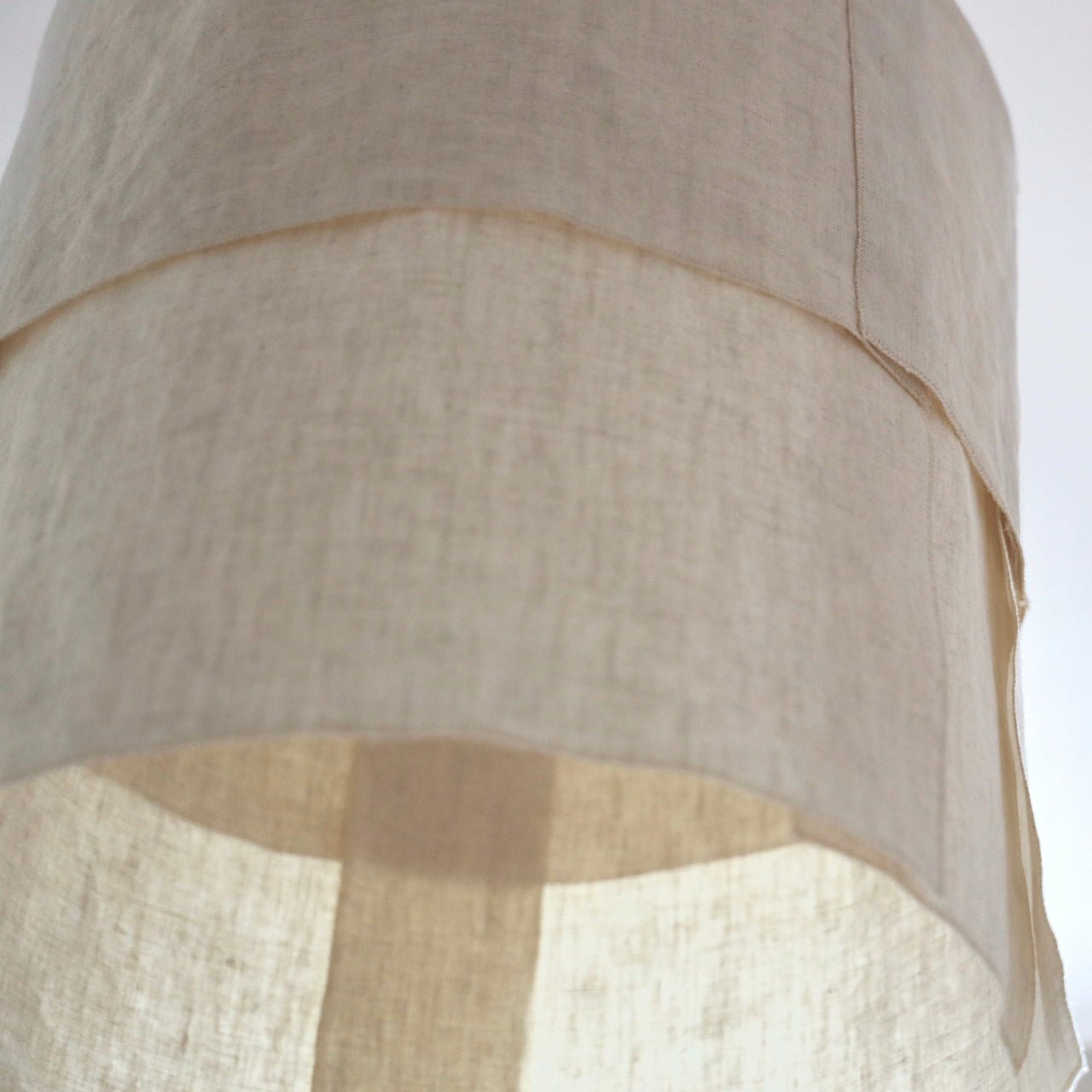 Suspension Ø36cm ENCIEL – Lin naturel et lumière douce - STUDIO ECHO - La Maison MilanaiseSUSPENCIELØ374 pansAvec câble