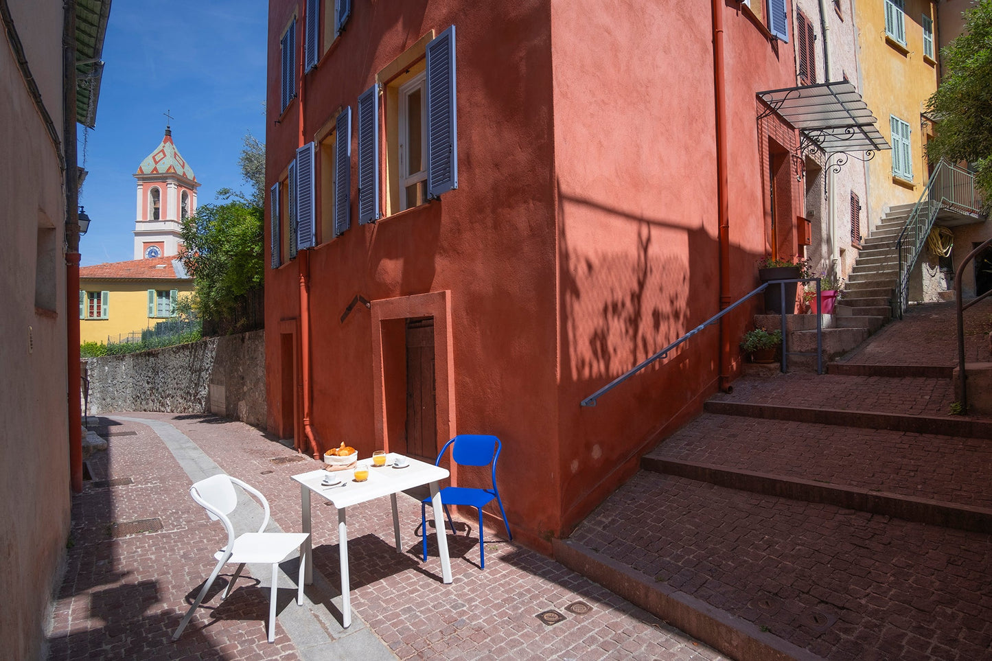 Table 2 personnes en aluminium Design et fabrication française - ALLURE D'AZUR - La Maison Milanaise582016LAGUNELagune70x70xH73cm