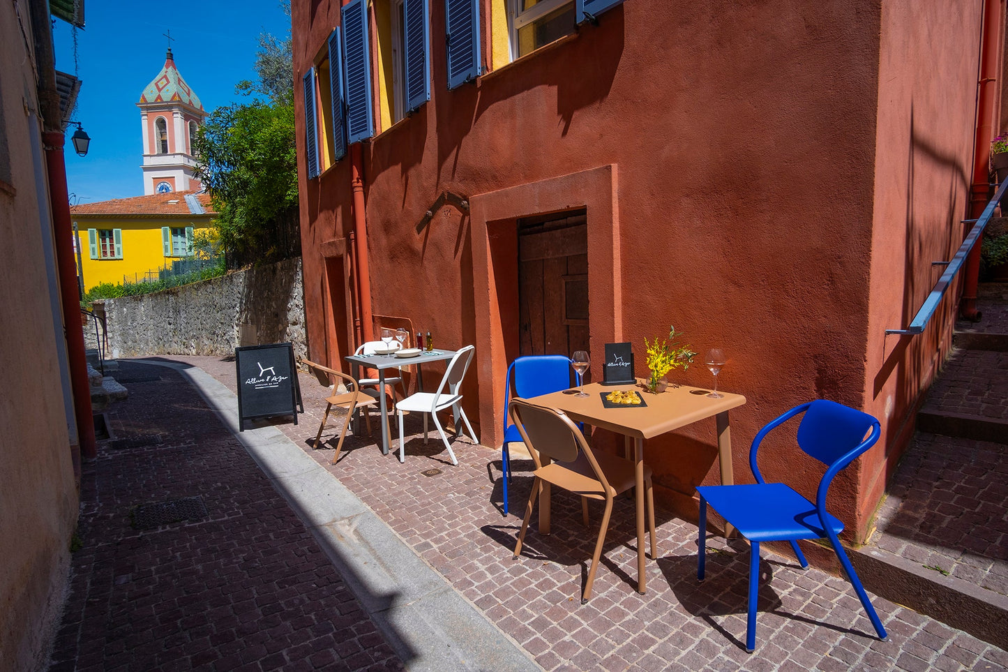 Table 2 personnes en aluminium Design et fabrication française - ALLURE D'AZUR - La Maison Milanaise582016LAGUNELagune70x70xH73cm
