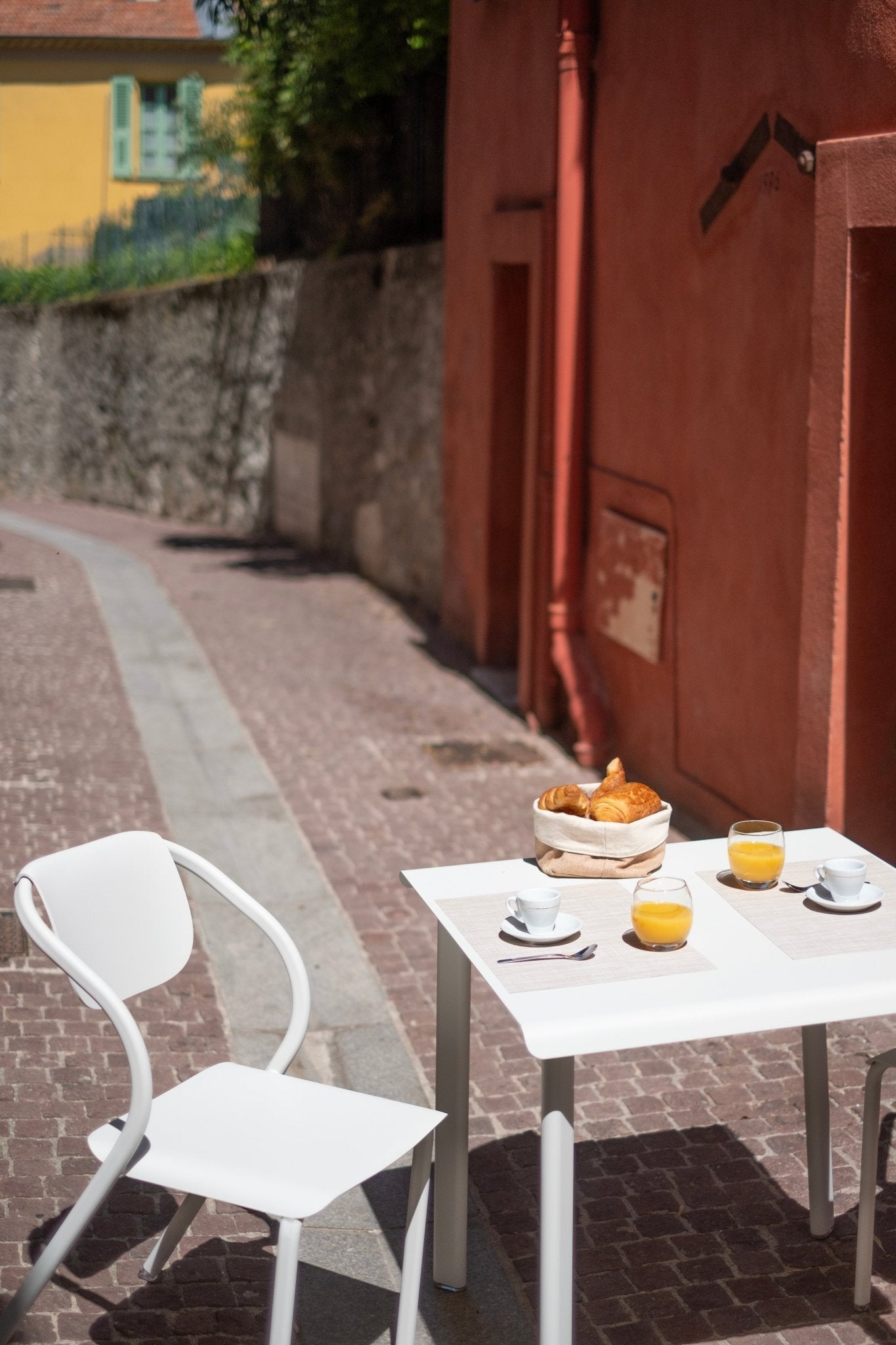 Table 2 personnes en aluminium Design et fabrication française - ALLURE D'AZUR - La Maison Milanaise582016LAGUNELagune70x70xH73cm