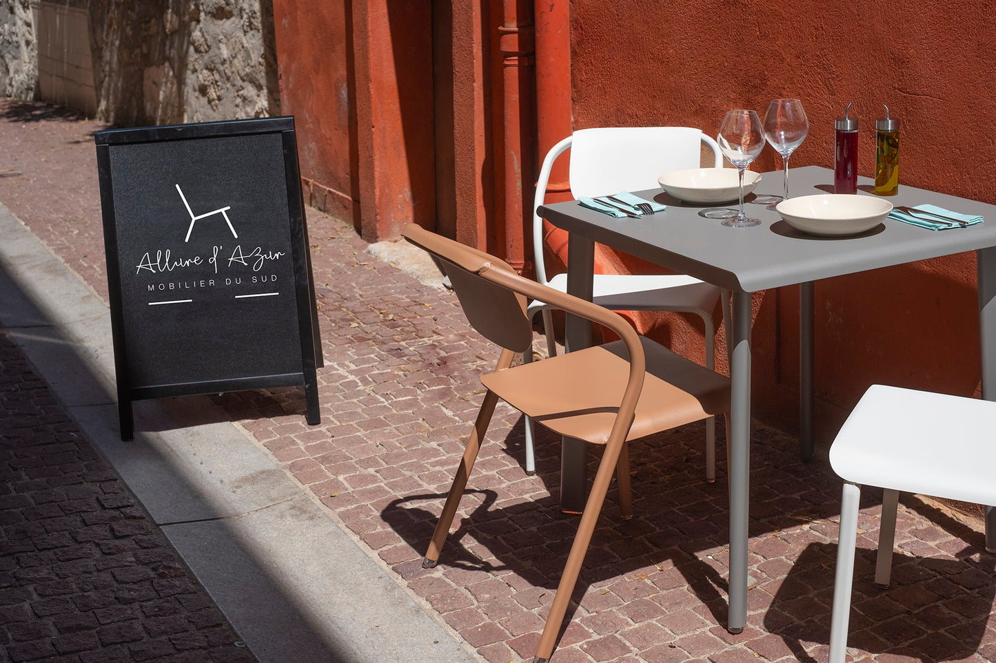 Table 2 personnes en aluminium Design et fabrication française - ALLURE D'AZUR - La Maison Milanaise582016LAGUNELagune70x70xH73cm