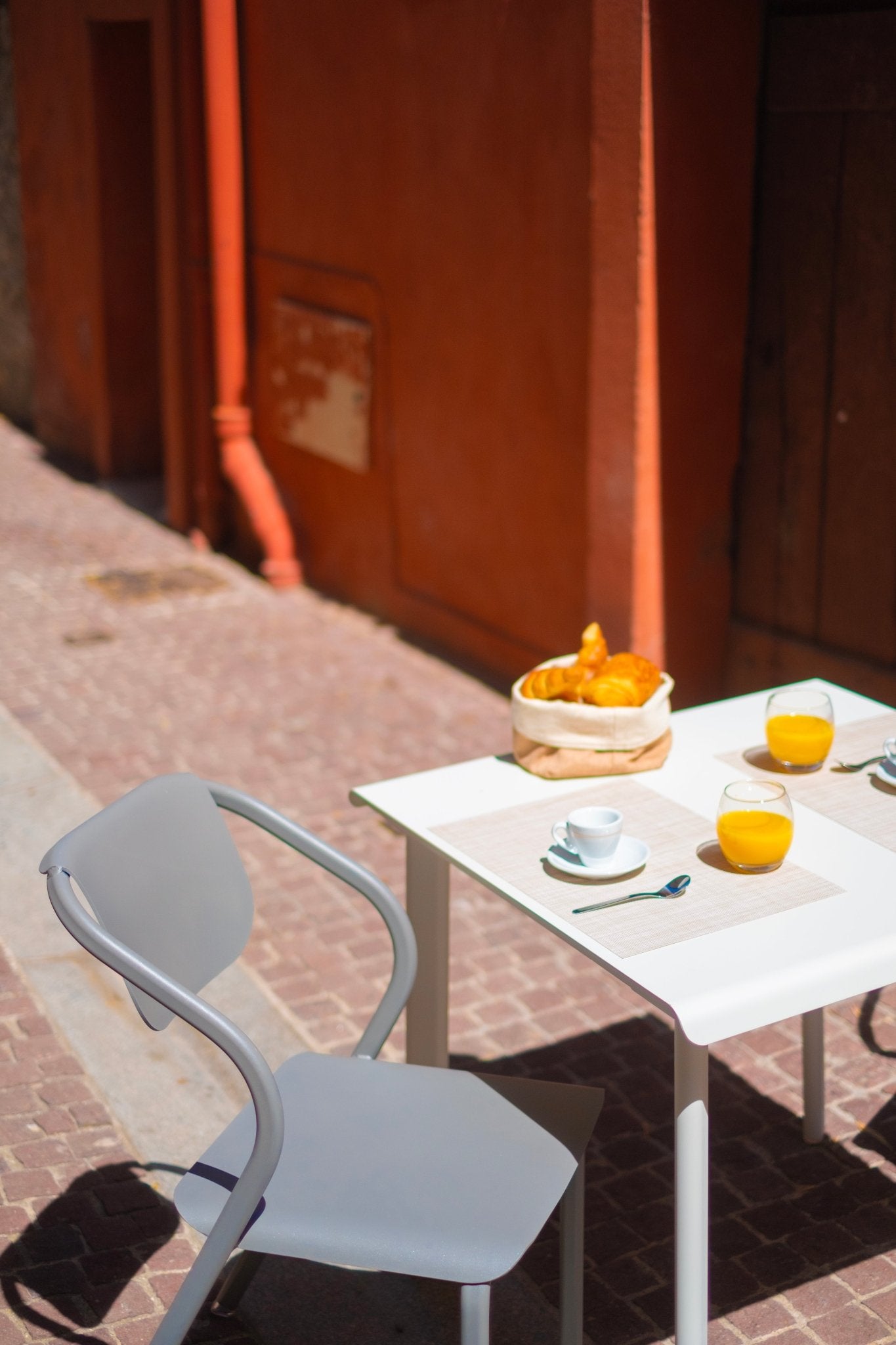 Table 2 personnes en aluminium Design et fabrication française - ALLURE D'AZUR - La Maison Milanaise582016LAGUNELagune70x70xH73cm