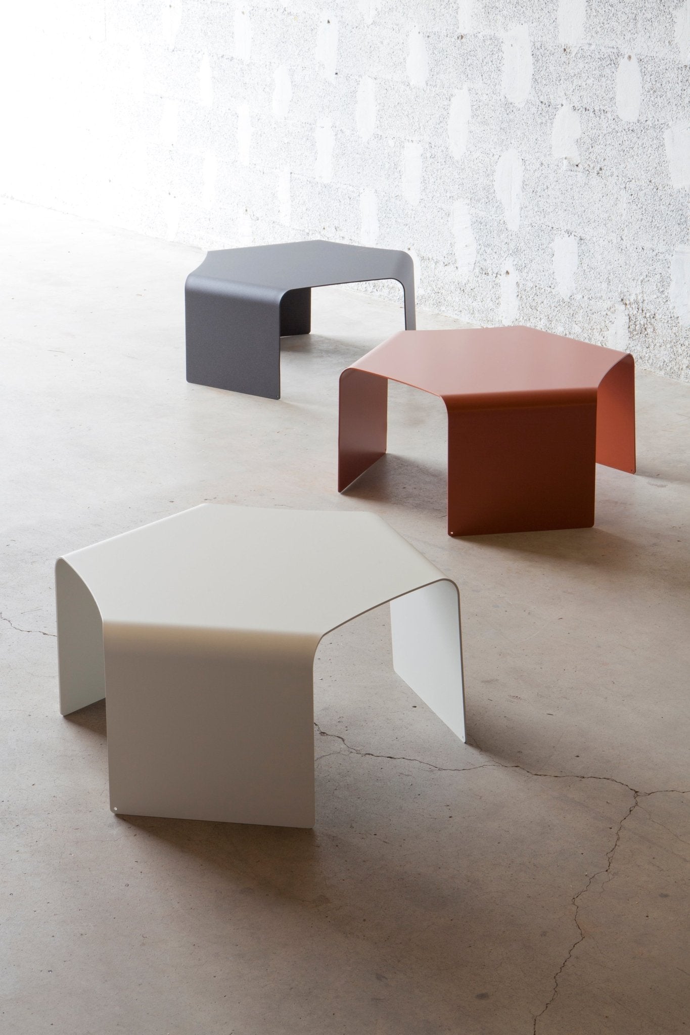 Table basse design en métal Ponant - MATIERE GRISE - La Maison MilanaiseCorail 032