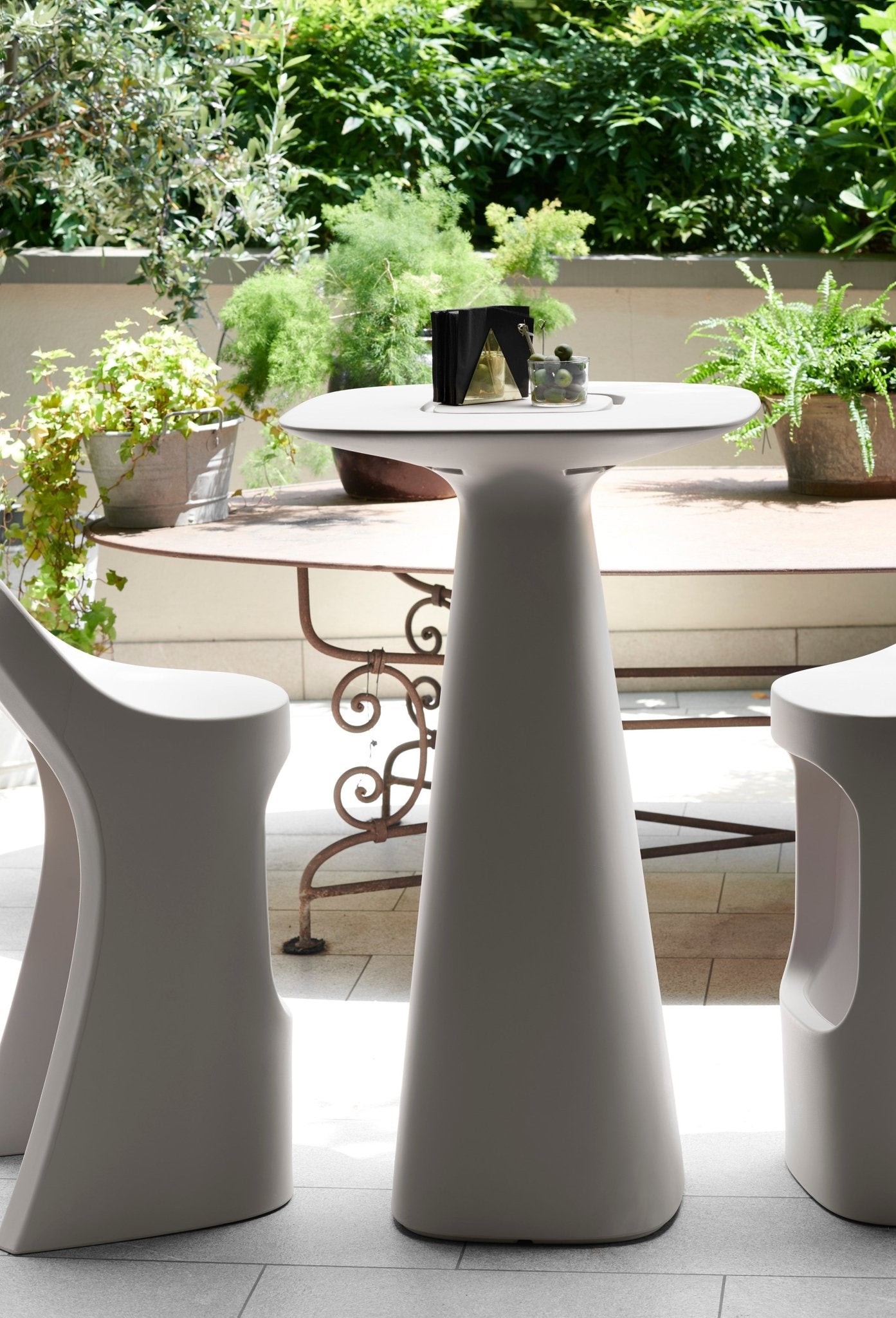 Table haute Amélie Up – Conique - SLIDE - La Maison MilanaiseAMELIEUP3Vert