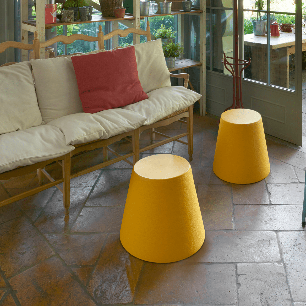 Tabouret Ali Baba Stool – Version classique & lumineuse - SLIDE - La Maison MilanaiseALIBABASTOOLLED1Blanc lumineux