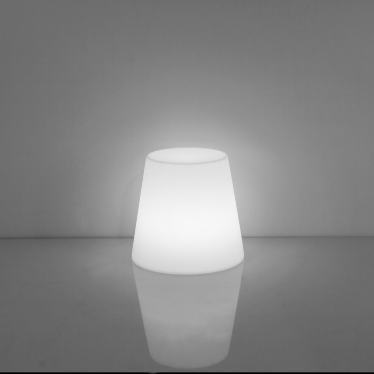 Tabouret Ali Baba Stool – Version classique & lumineuse - SLIDE - La Maison MilanaiseALIBABASTOOLLED1Blanc lumineux