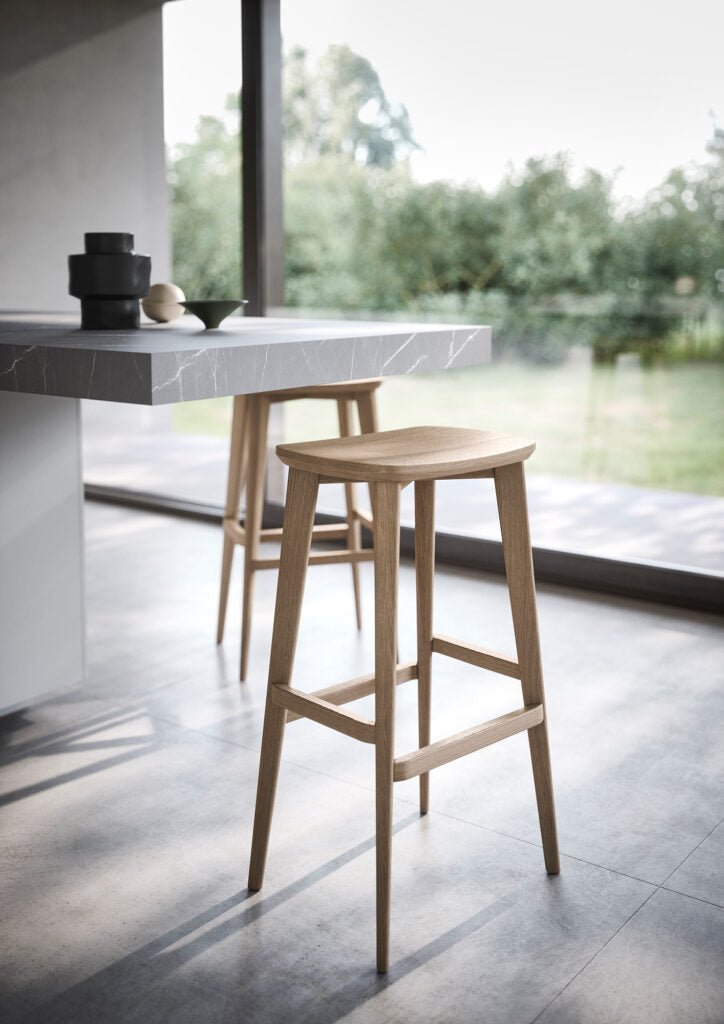 Tabouret OPERA – Minimalisme maîtrisé, élégance intemporelle - IMPERIAL LINE - La Maison MilanaiseTABOURETOPERA - 1H65xL44.5xP35cm