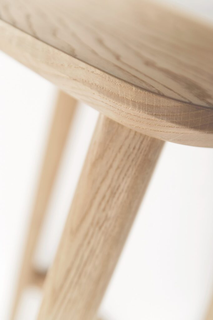 Tabouret OPERA – Minimalisme maîtrisé, élégance intemporelle - IMPERIAL LINE - La Maison MilanaiseTABOURETOPERA - 1H65xL44.5xP35cm