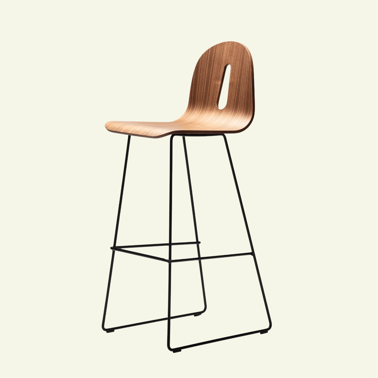 Tabourets en bois et métal Gotham Woody - CHAIRS AND MORE - La Maison MilanaiseGOTHAMWOODYSLSG - 80Grand Tabouret L41.5cmxH110cmxP54cm hauteur d'assise 82cmNoyer