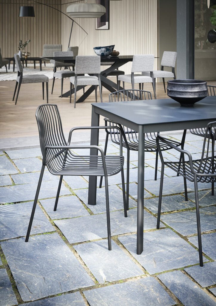 chaises ext - La Maison Milanaise