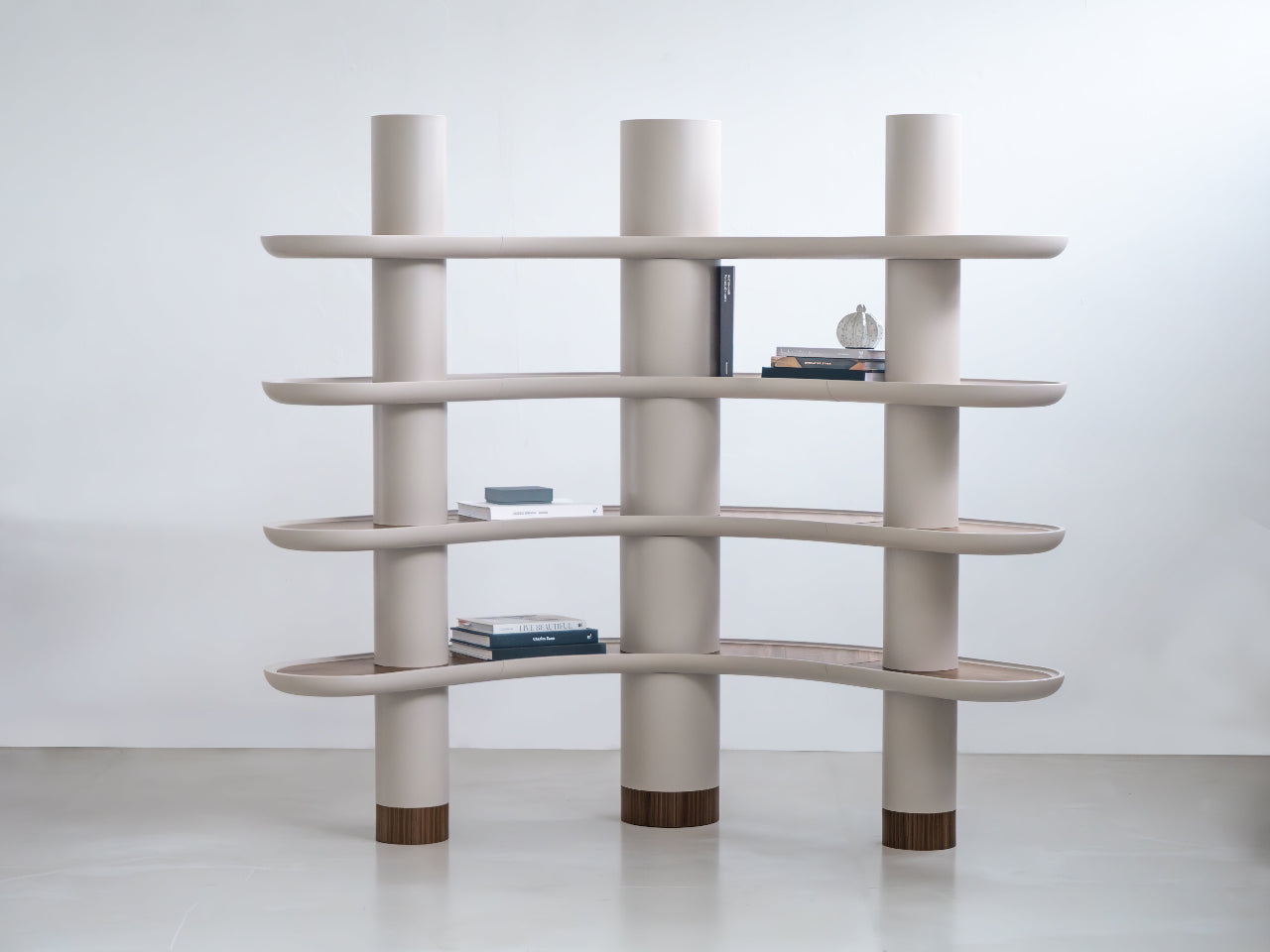 Bibliothèque MINA A100 – Courbes sculptées et matières nobles - ULTRA MOBILI