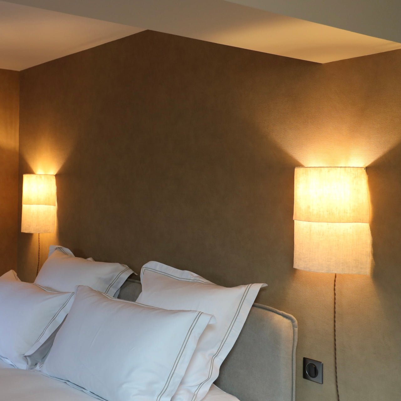 Applique murale ENCIEL – Lin naturel et lumière douce - STUDIO ECHO - La Maison MilanaiseAPPENCIEL