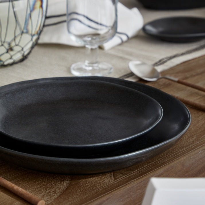 Assiettes plates en grés fin Livia, lot de 6 - COSTA NOVA - La Maison MilanaiseLNP281LIVIA - 7Noir MatPlates Ø28cm H3.8cm
