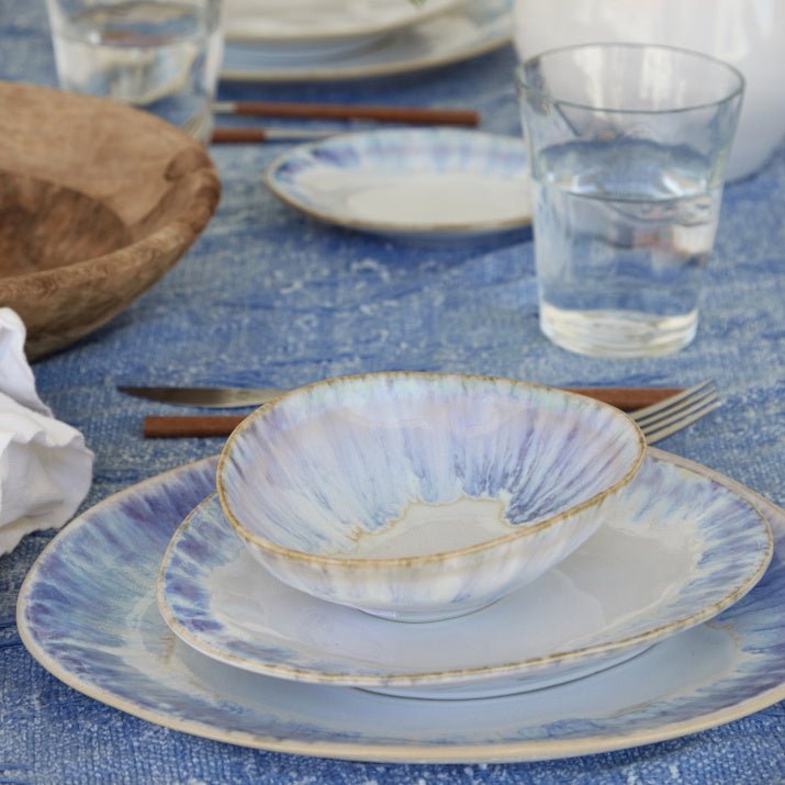 Assiettes plates ovales en grès fin Brisa, lot de 6 - COSTA NOVA - La Maison MilanaiseGOP261BLEU6 Assiettes Plates Ovales 26.6x22.5xH3cmBleu