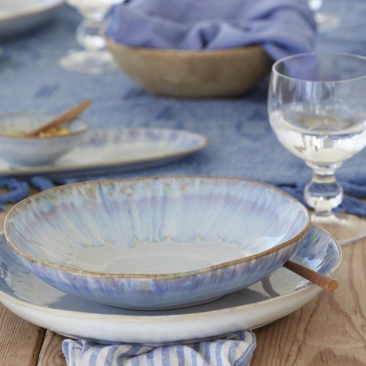 Assiettes plates rondes en grès fin Brisa, lot de 6 - COSTA NOVA - La Maison MilanaiseLNP281BLEU6 Assiettes Plates Rondes Ø27.7xH3.3cmBleu