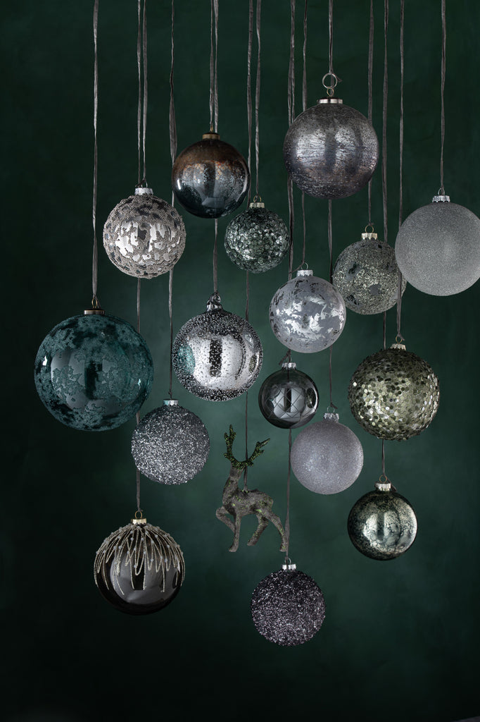 Boîte de 4 boules de Noël en verre pailleté gris anthracite de taille moyenne