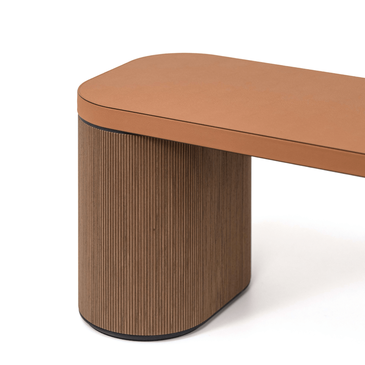 Banc en bois et cuir Alphabet - PINETTI - La Maison Milanaise00.2085