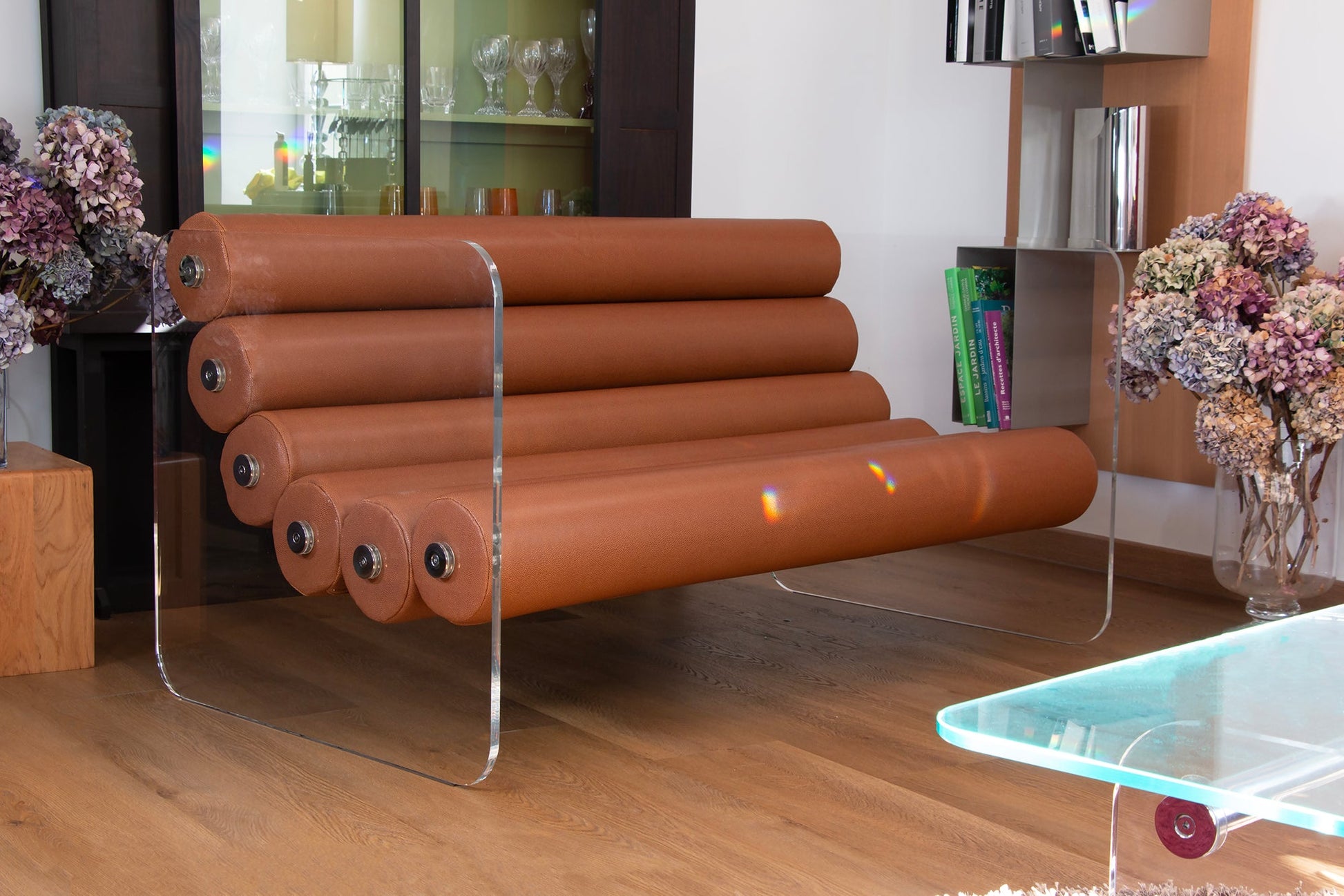 Canapé en altuglas et assise en cuir végan MW02 - KUUMO DESIGN - La Maison MilanaiseCuir MarronTransparent150x86.5xH77.5cm