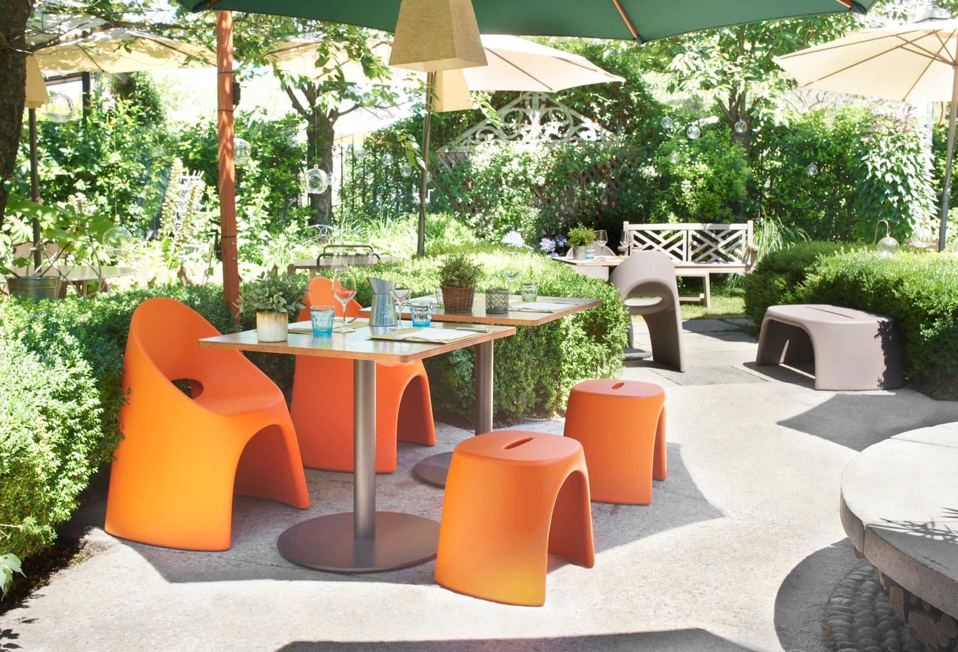 Chaise empilable Amélie – Design par Italo Pertichini - SLIDE - La Maison MilanaiseAMELIE10Orange