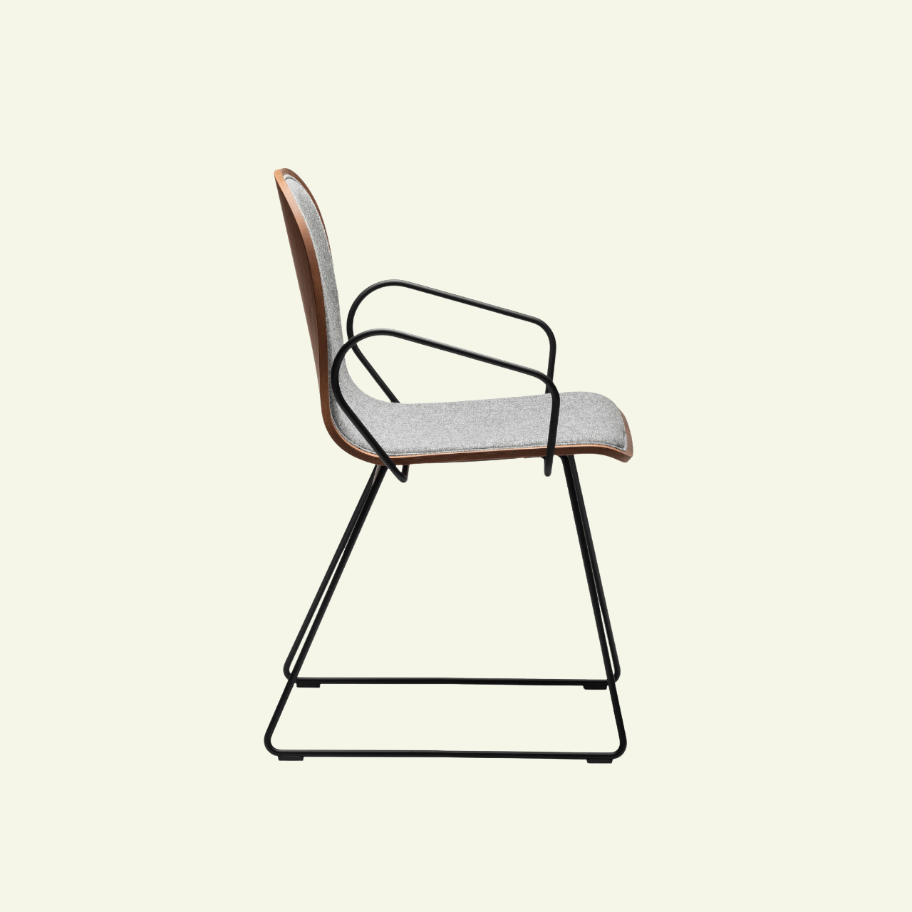 Chaise en bois et métal Gotham Woody - CHAIRS AND MORE - La Maison MilanaiseGOTHAMWOODYSL - P - IChaise avec accoudoir L52cmxH83cmxP53cm hauteur d'assise 47cmNoyer et Tissus