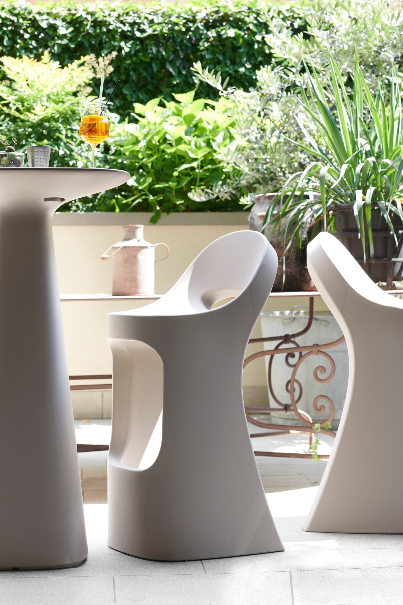 Chaise haute Amélie Sit Up – Design conique - SLIDE - La Maison MilanaiseAMELIESITUP1Gris colombe