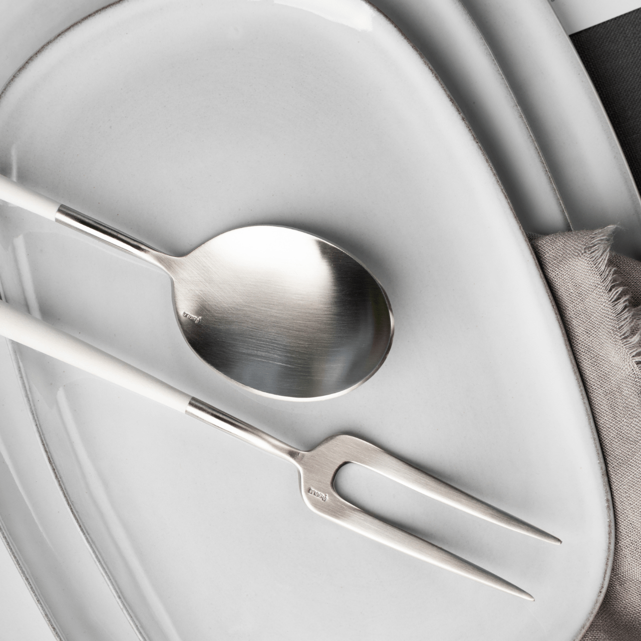 Couverts NEO en acier inox 18/10 – Design audacieux par BELO INOX - La Maison MilanaiseNEO - 6BlancBrossé130 Pièces